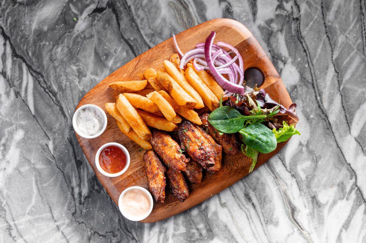 Wings with fries
